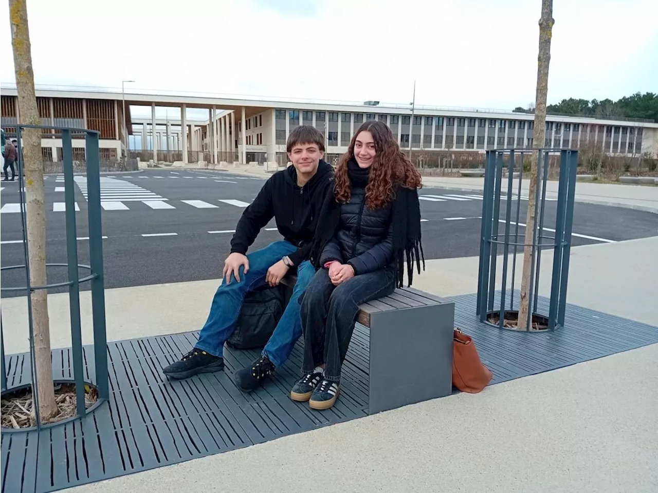 On y fait pas mal de kilomètres ! : les six premiers mois au lycée Badinter de Créon