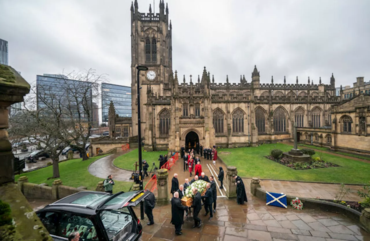 – Alex Ferguson leads tributes at funeral of Denis Law