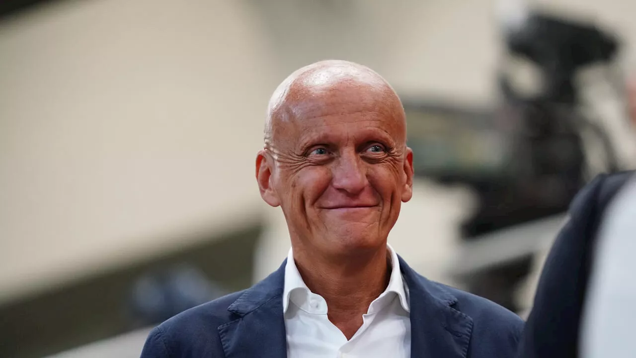 Pierluigi Collina: la sfida contro l'alopecia e il calcio moderno