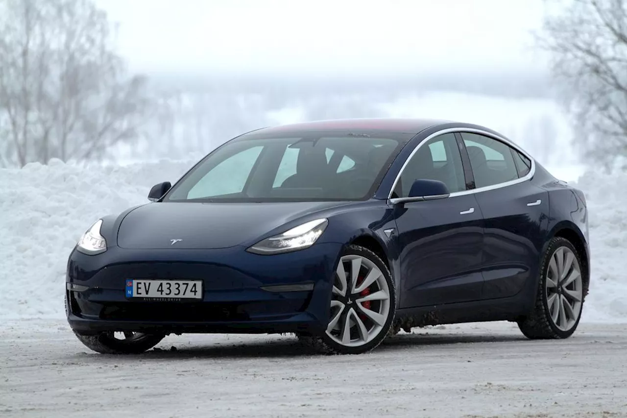 Brukt Tesla-markedet blomstrer, selv om salg av nye biler faller