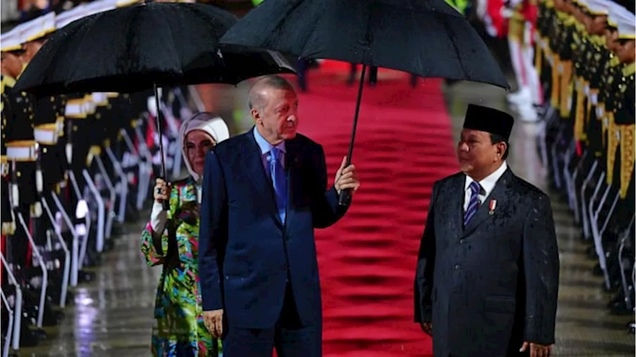 Alasan Prabowo Rela Hujan-hujanan Demi Sambut Presiden Erdogan di Halim