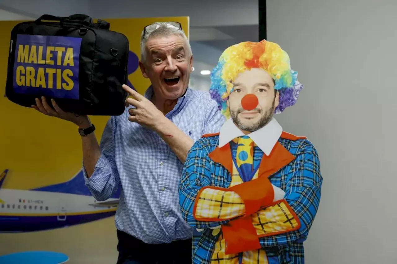 Ryanair usa al ministro Bustinduy como 'payaso' en su campaña de verano