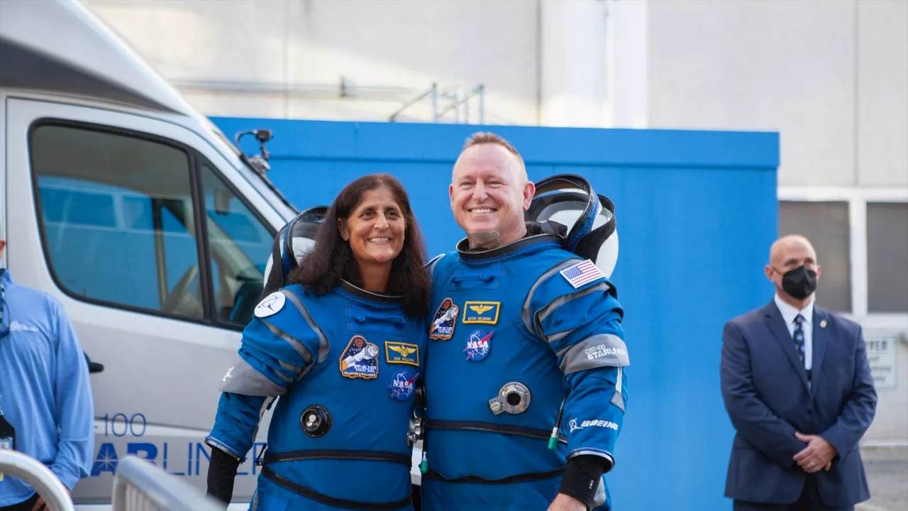 Astronautas Butch Wilmore y Suni Williams regresarán a la Tierra antes de lo previsto