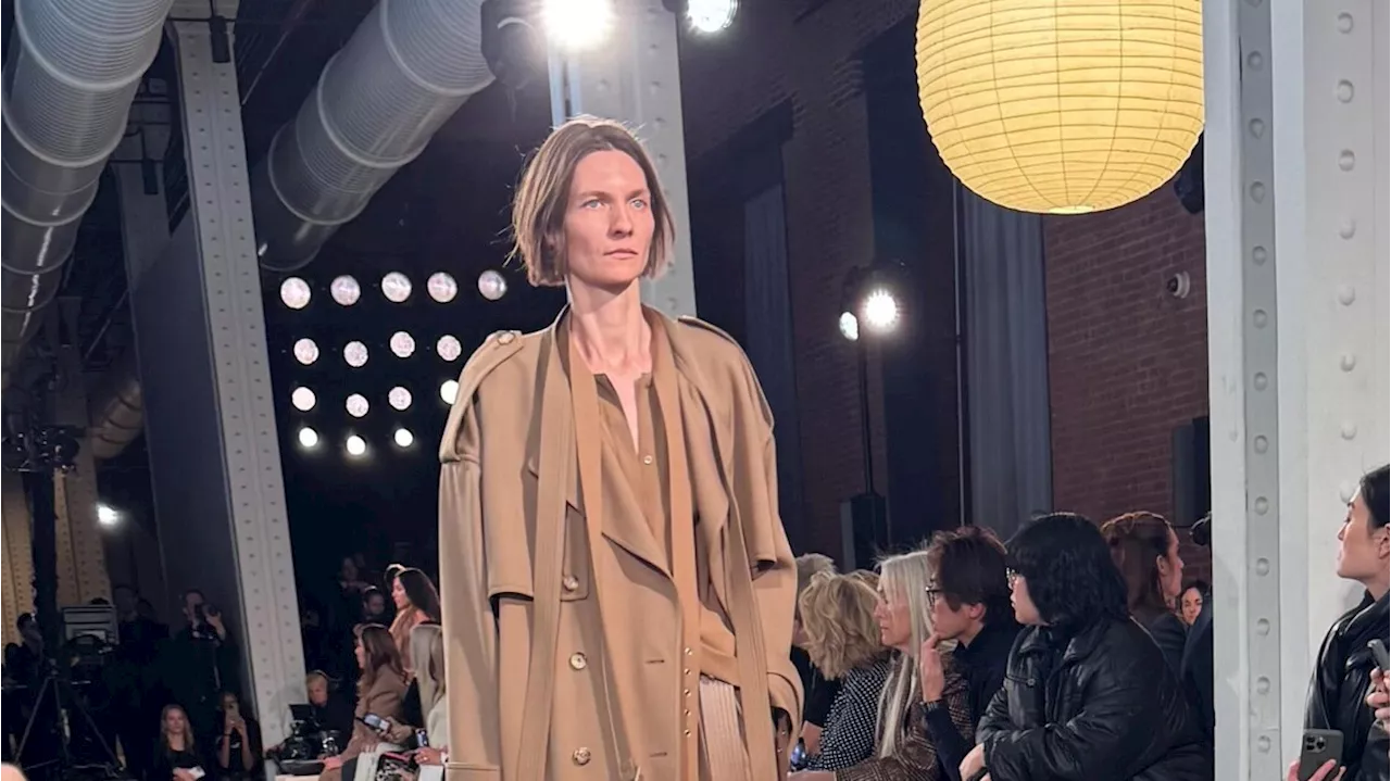 Michael Kors Autunno-Inverno 2025: Calore, Sensualità e Comfort