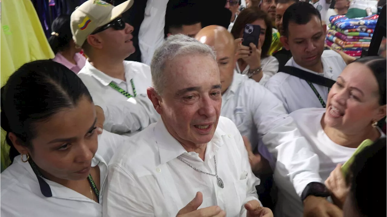 Processo a Uribe in Colombia Sospeso per Imparzialità della Giudice