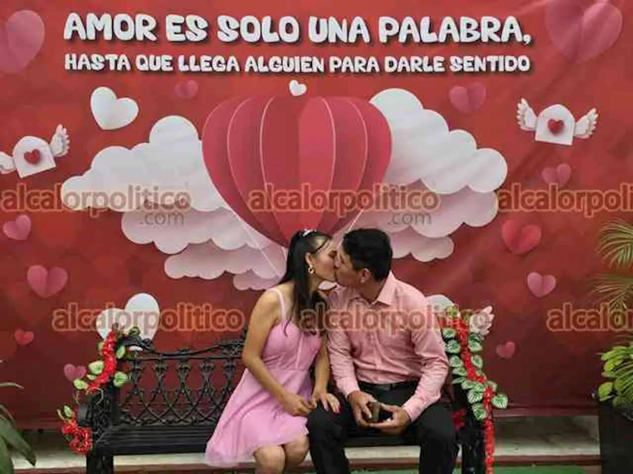 300 parejas recibirán sus actas de matrimonio en celebración en Xalapa