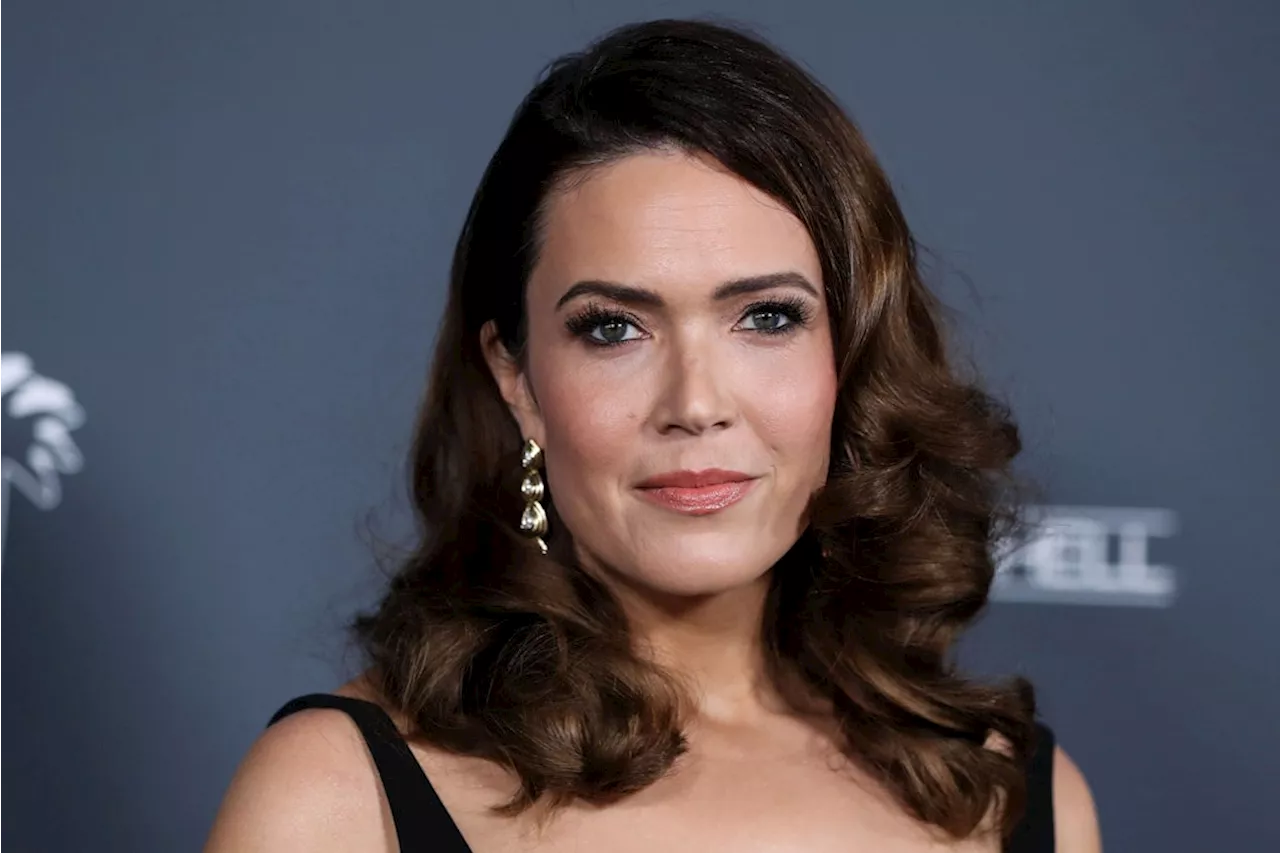 Mandy Moore kritisiert Amazon nach Paket-Lieferung in verkohlten Ruinen