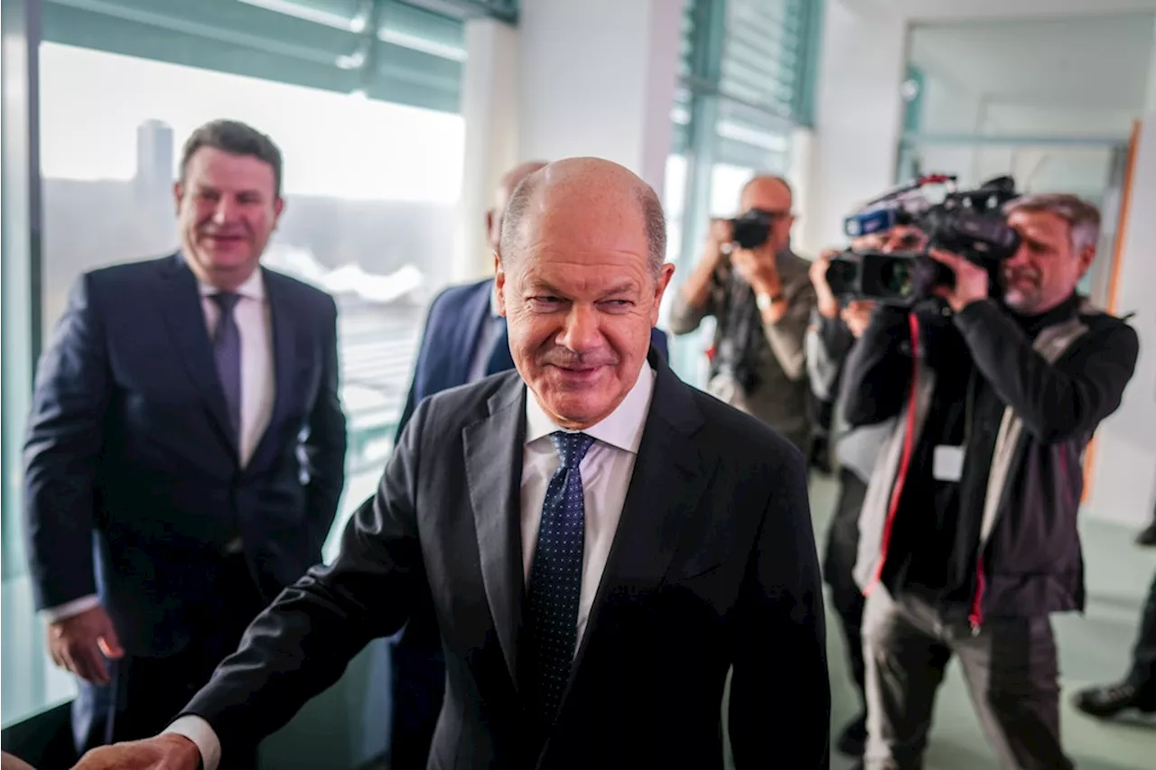 „Rassistische Entgleisung“: Empörung über „Hofnarr“-Bemerkung von Olaf Scholz gegen Joe Chialo