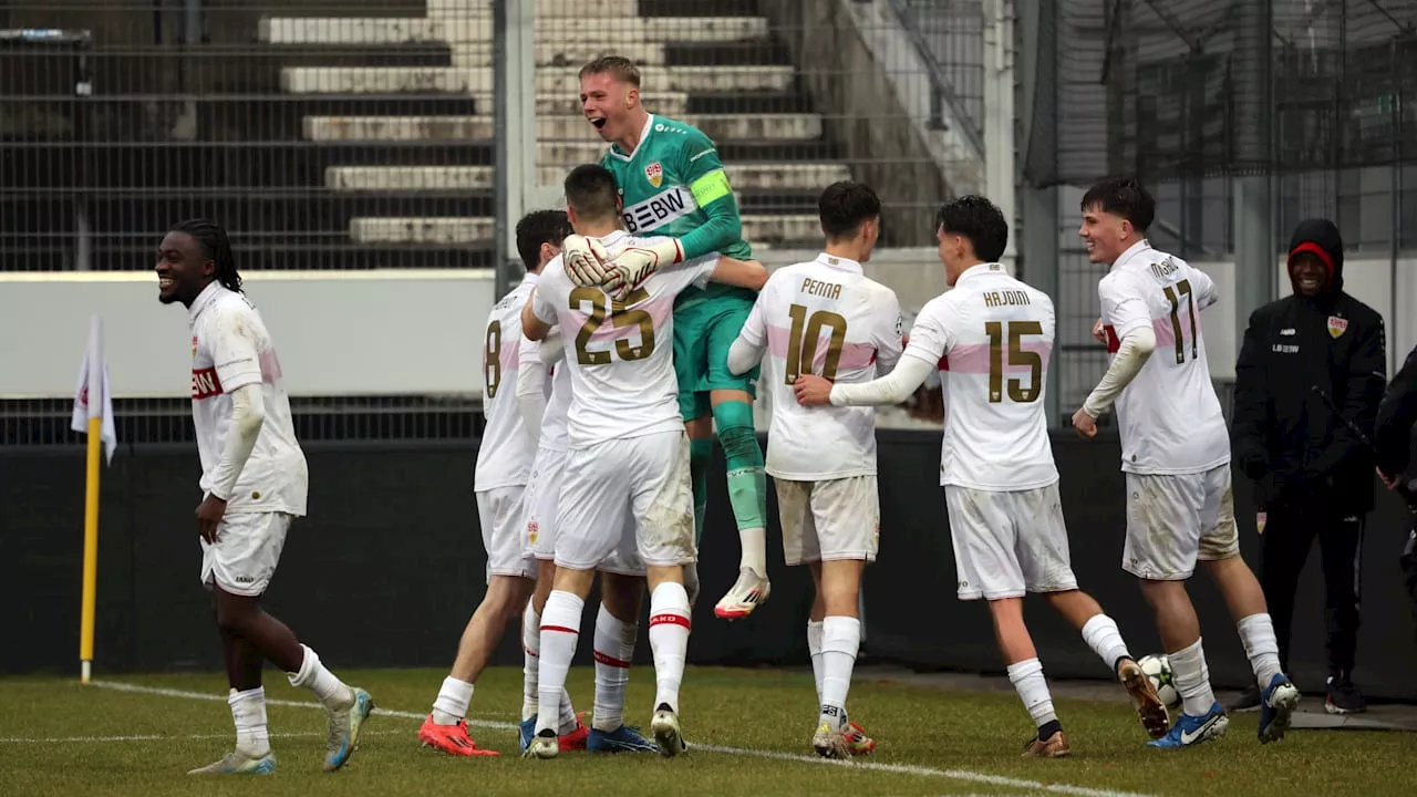 VfB Stuttgart: Sieg gegen Liverpool! Weiter mit Elfer-Held Hellstern