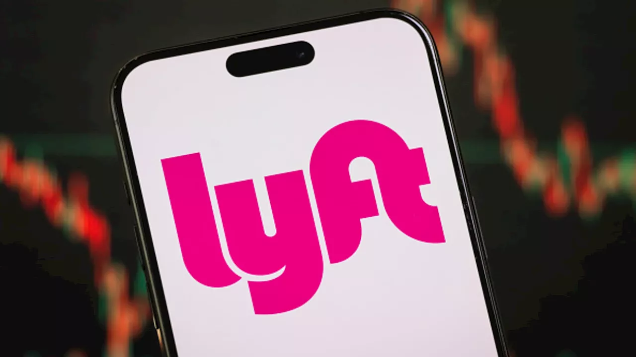 Lyft Shares Plummet on Weak Bookings and Price Competition