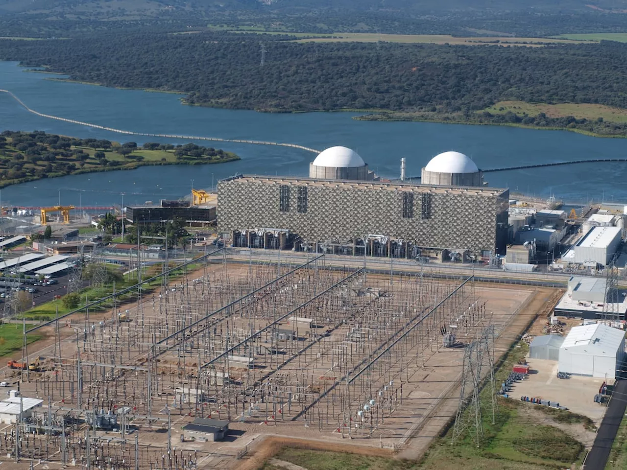 A Estratégia Energética de Espanha: Entre as Energias Renováveis e o Futuro do Nuclear