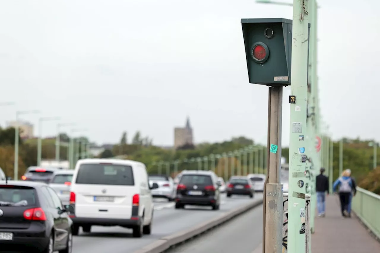 Defekte Blitzer auf der Kölner Zoobrücke: Stadt sucht nach Lösungen