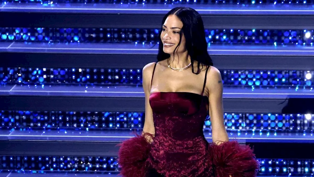 LIVE Sanremo 2025: sul palco è il momento di Giorgia che fa il pieno di applausi!