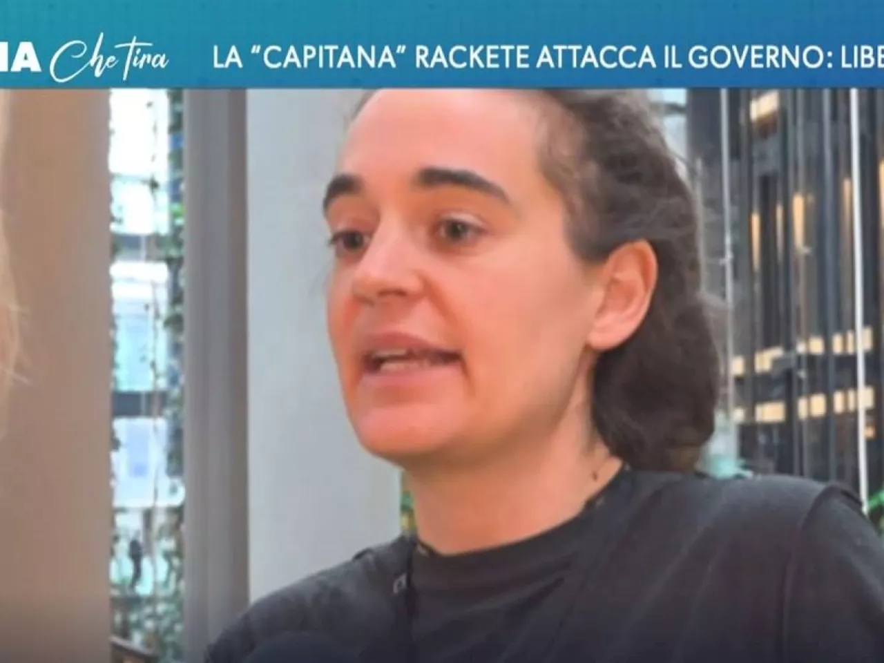 Rackete critica il governo italiano per la scarcerazione di Almasri