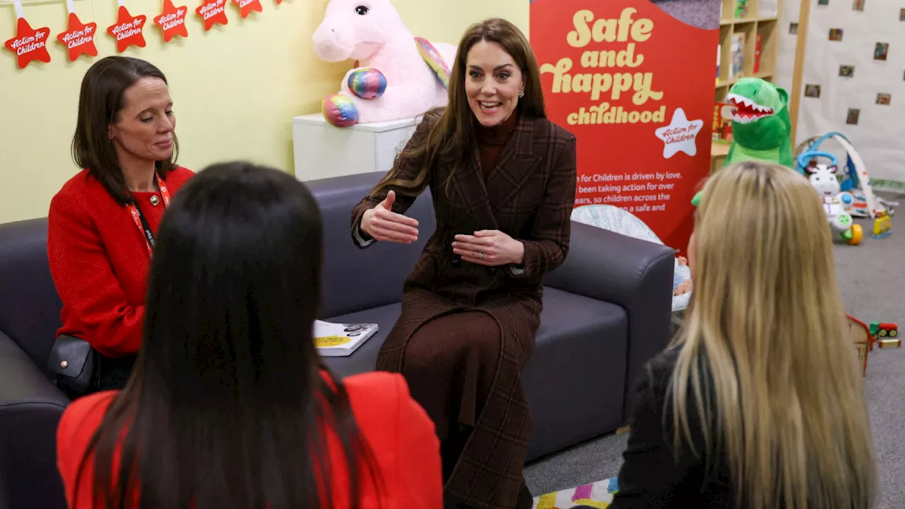 Kate Middleton Visita un Carcere Femminile