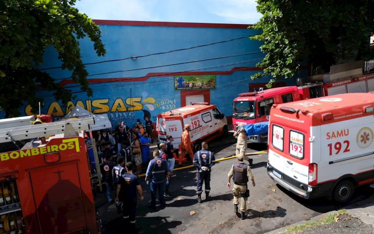 Incêndio em Fábrica de Fantasias de Carnaval em Ramos, Rio, Deixa 21 Feridos