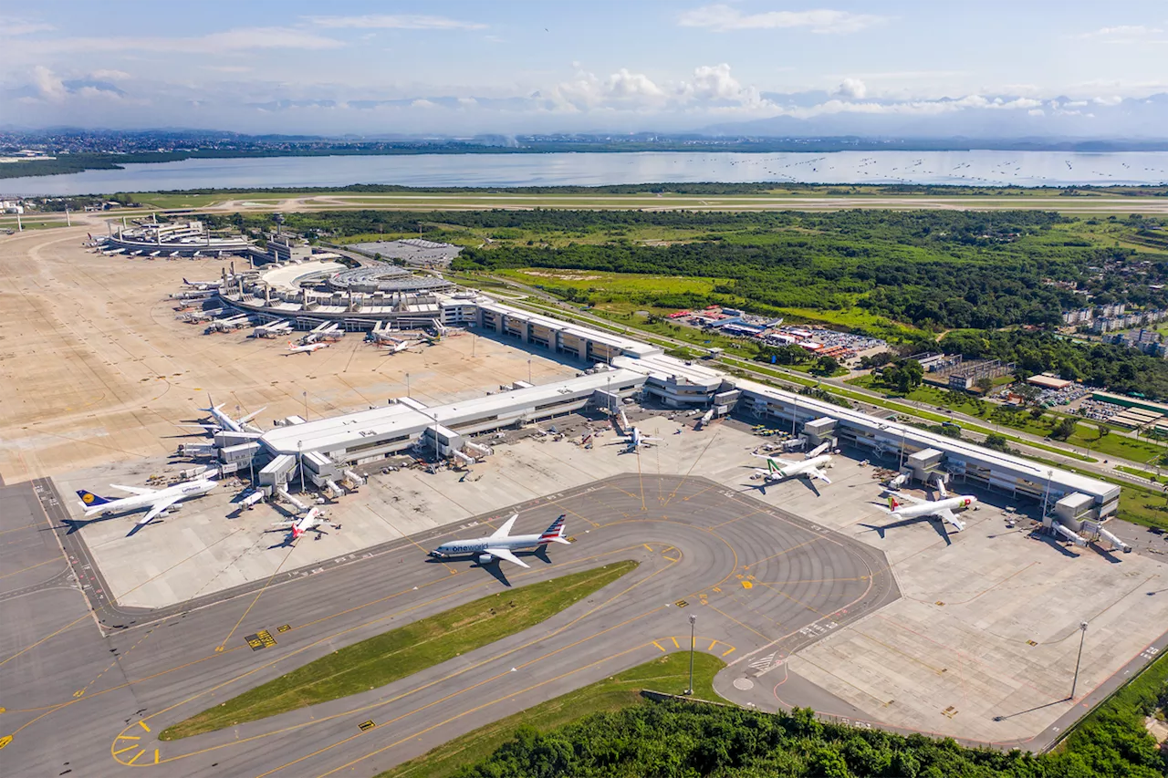 Avião da Gol Colide com Carro no Galeão, Passageiros Evacuados