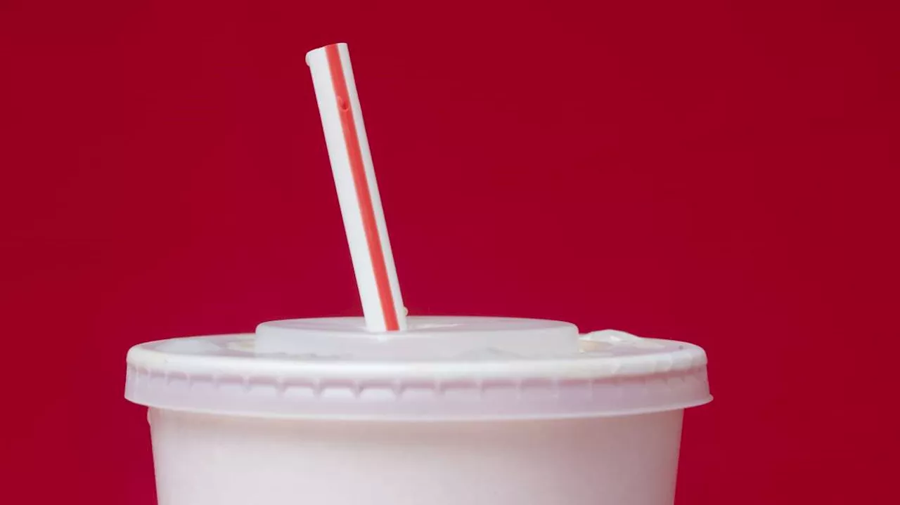 Trump Revives Plastic Straws in Federal Buildings