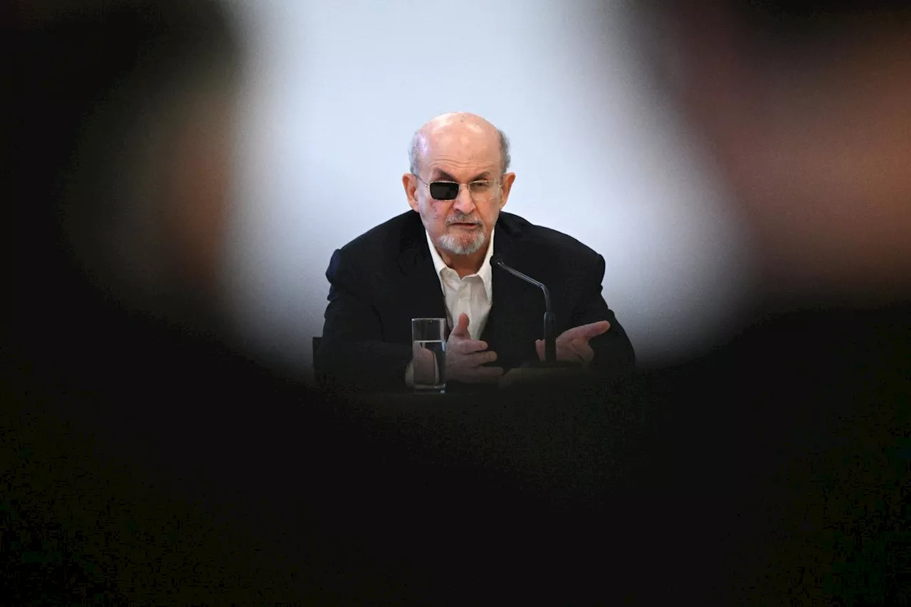 Salman Rushdie raconte la brutalité de l'agression au couteau