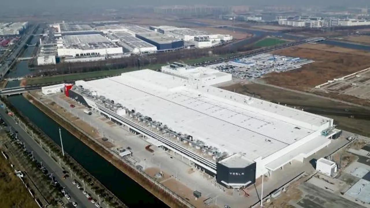 Tesla apre la sua prima Megafactory fuori dagli Stati Uniti a Shanghai