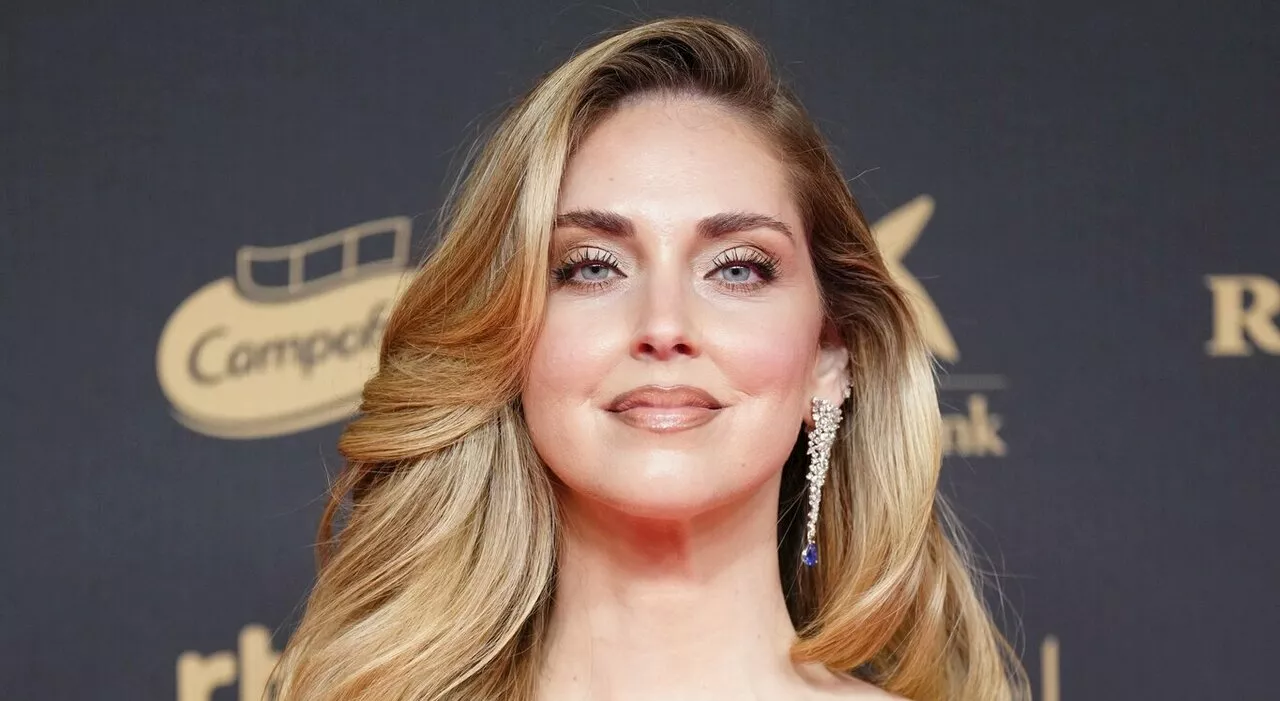 Chiara Ferragni a Dubai per Sanremo: 'Buon Festival a chi lo festeggia'