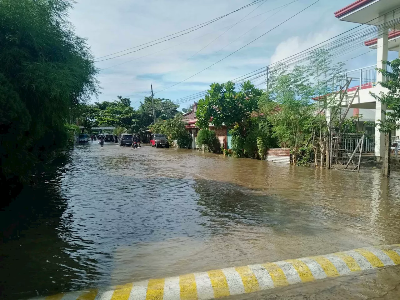 Over 1,800 Families Flee Flooding in Palawan