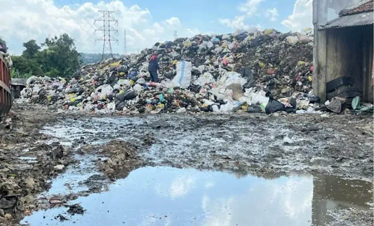 Penumpukan Sampah di Bandung Barat Akibat Pembatasan Jatah Pembuangan ke TPA Sarimukti