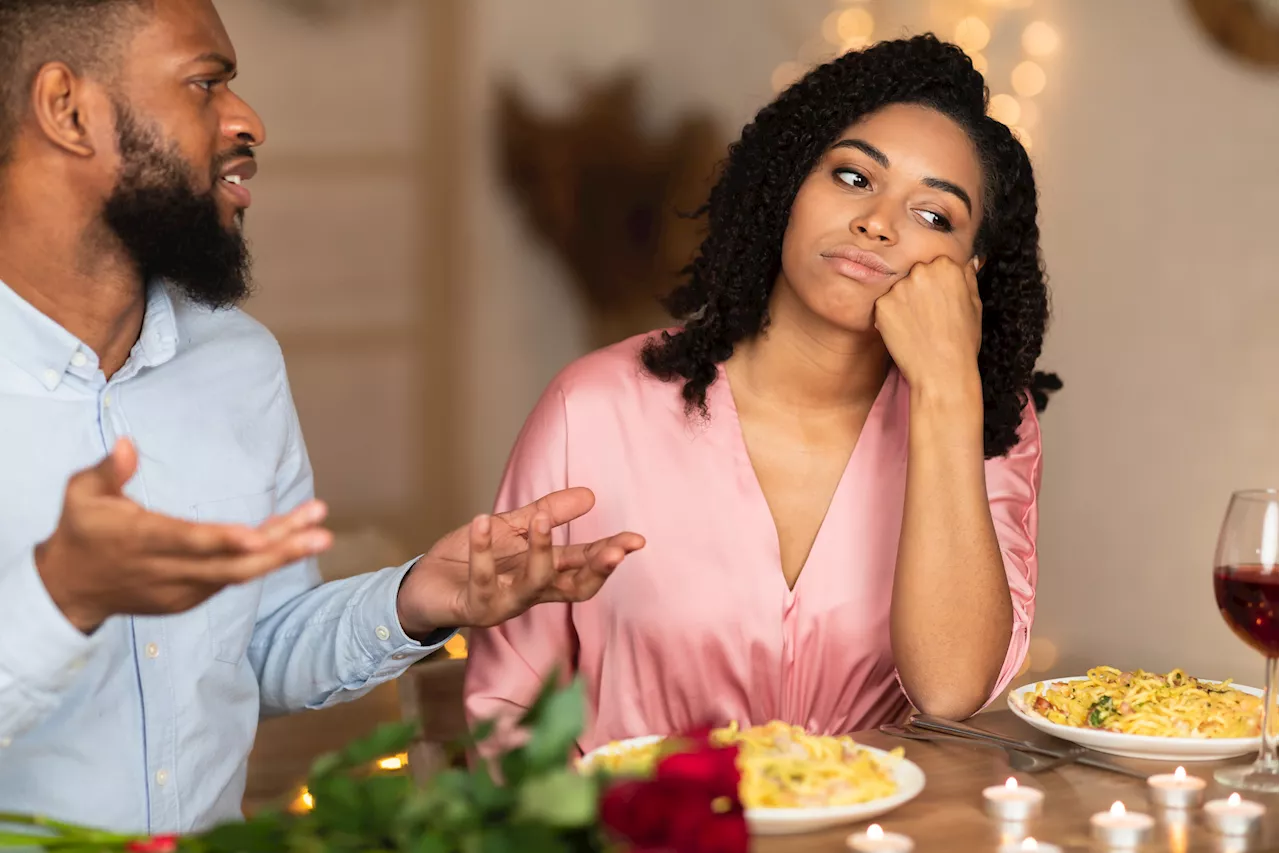 Woman Sparks Outrage After Demanding Boyfriend Change His Restaurant Order Due to Smell