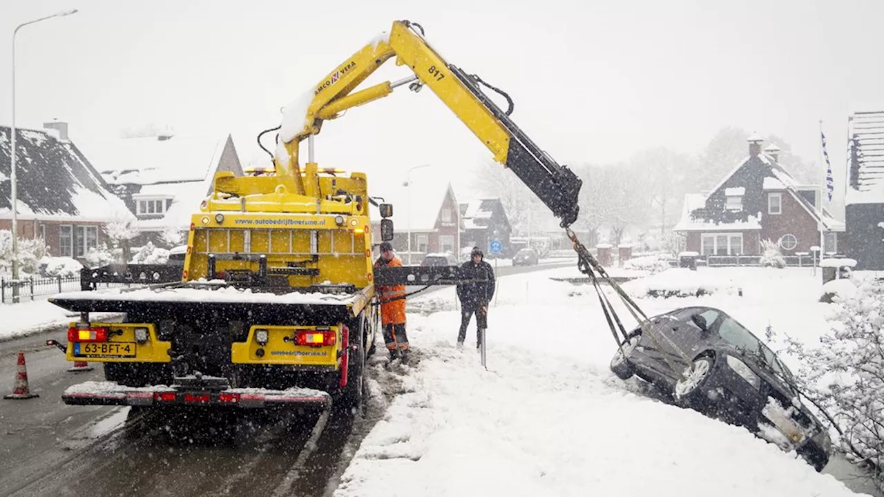 Sneeuwval en gladheid zorgen voor problemen in noorden Nederland