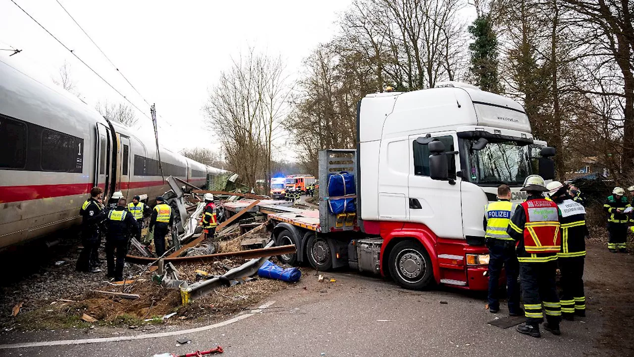 Zugunglück in Hamburg: Verunglückter ICE blockiert weiterhin die Strecke