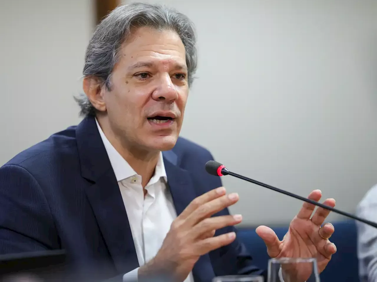 Haddad Anuncia Corte de Gastos de R$ 34 Bilhões para 2025