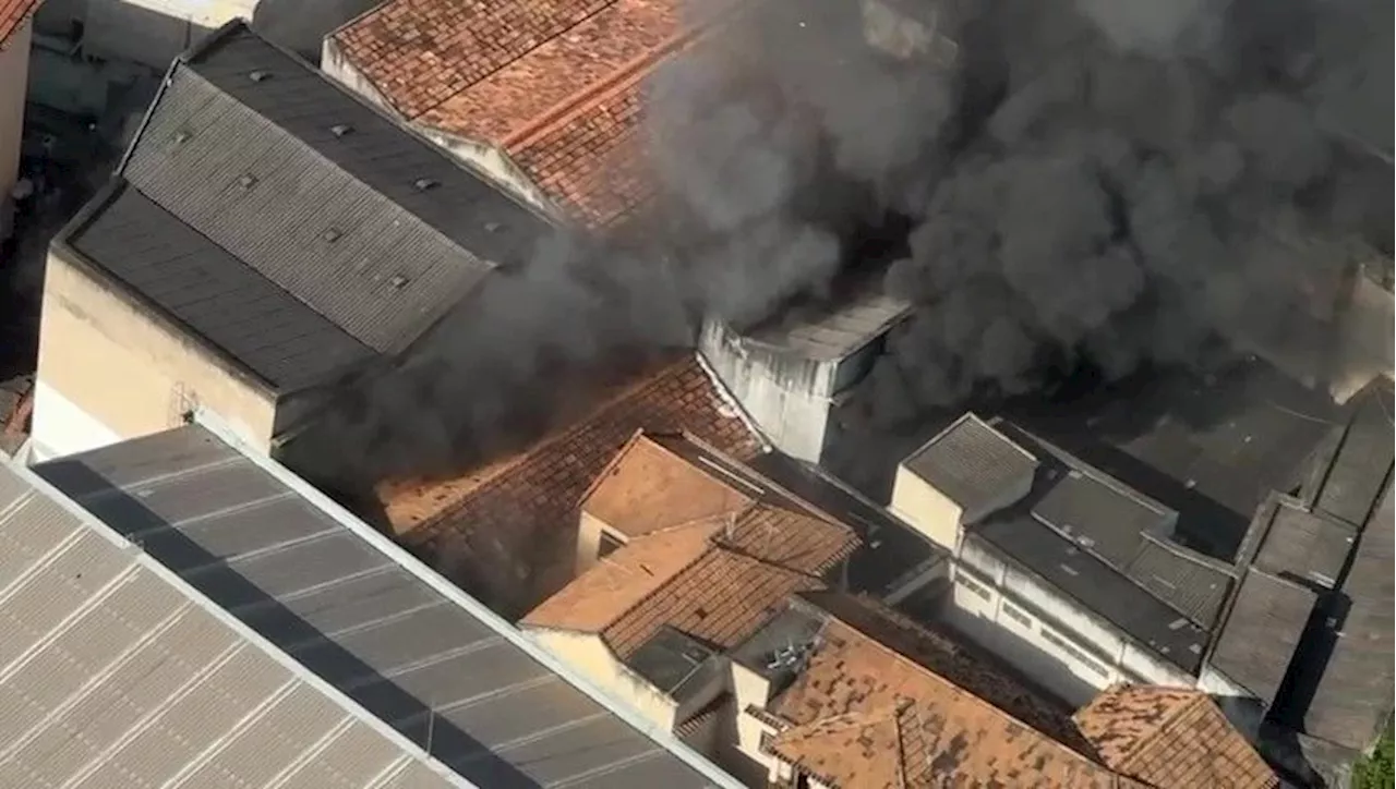 Incêndio em fábrica de fantasias de carnaval causa nove vítimas no Rio