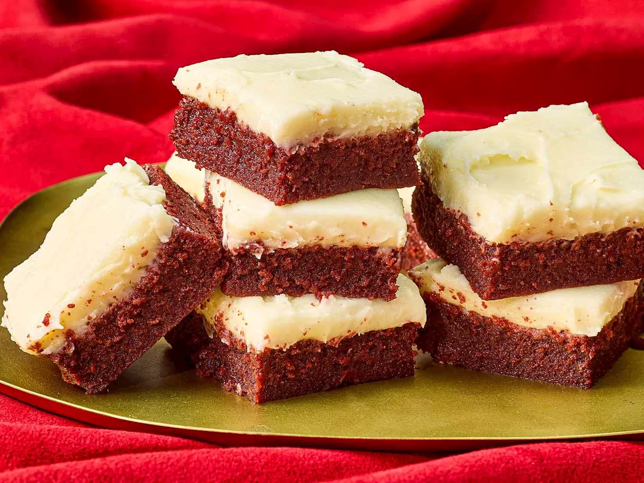 Red Velvet Brownies: A Fudgy Fusion of Two Classics