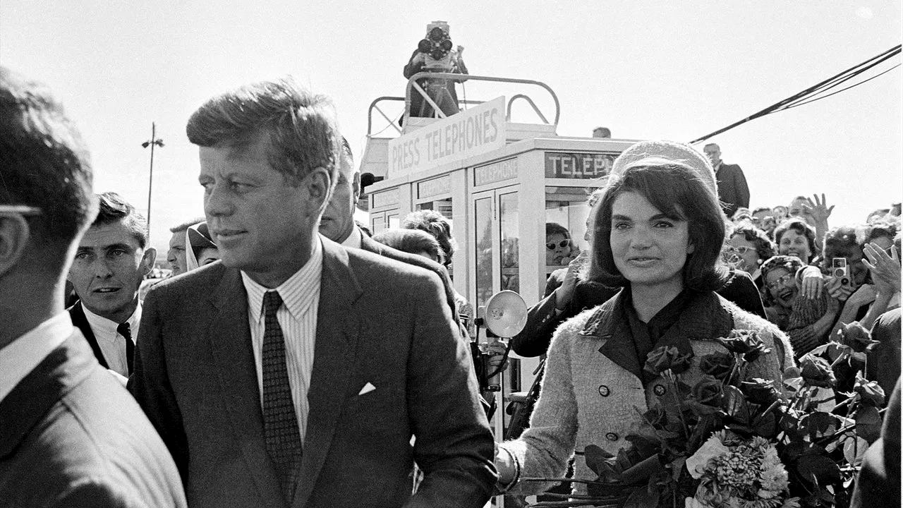 El FBI Descubre Miles de Documentos Nunca Antes Vistos sobre el Asesinato de JFK