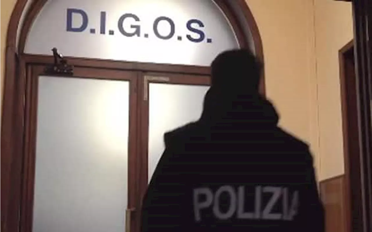 Minorenne arrestato a Bolzano per associazione terroristica e attività neonaziste