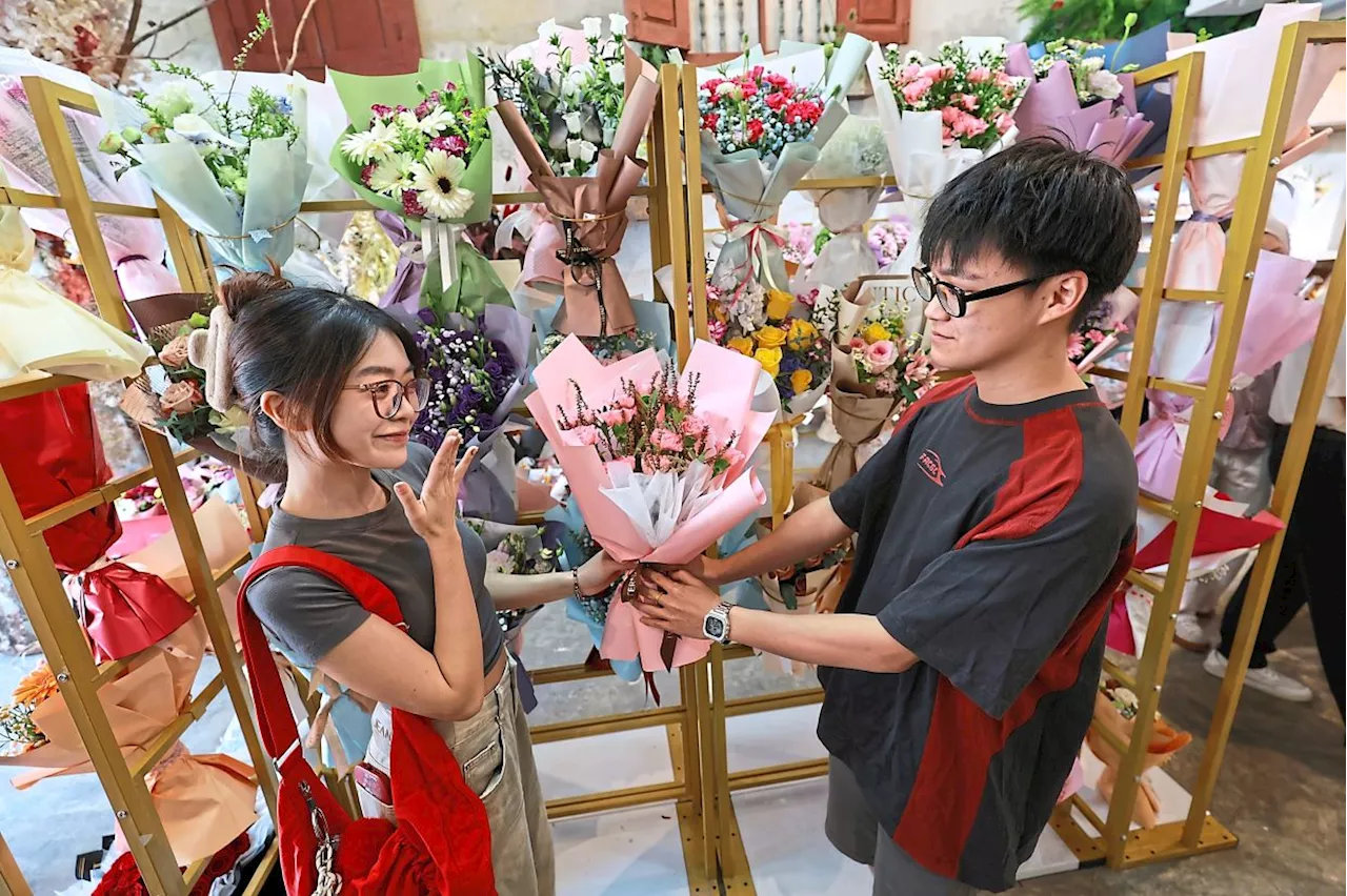 Love in Bloom: Chap Goh Meh Fuels Flower Sales