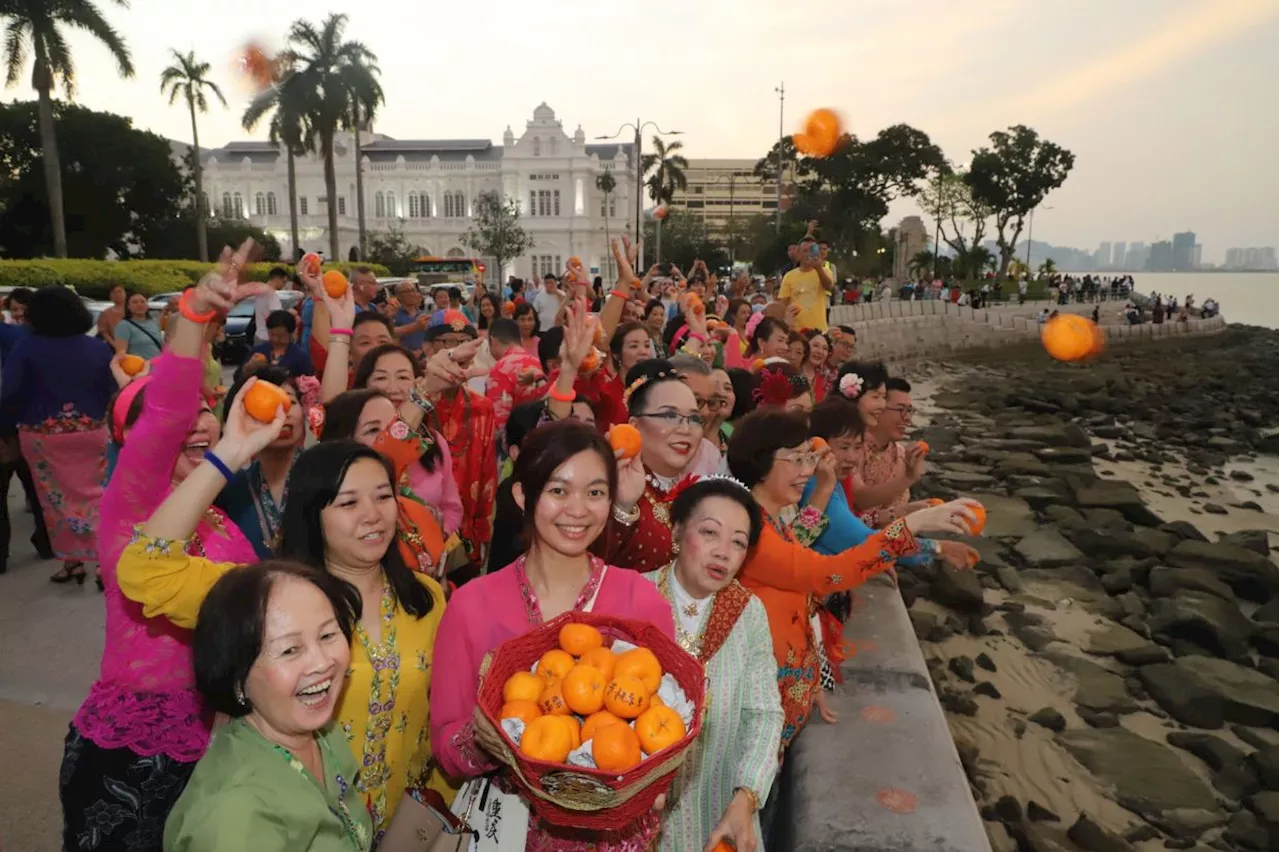 Penang Celebrates Chap Goh Meh with Vibrant Parade Showcasing Multicultural Heritage