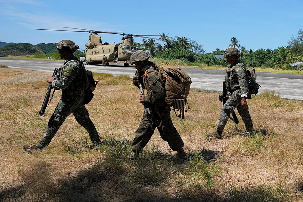 Philippines, US Military Leaders Discuss Expanding Joint Exercises