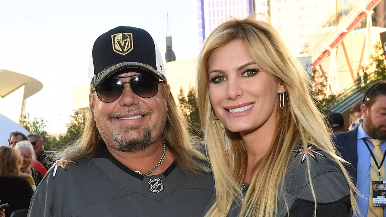 Vince Neil's Girlfriend Injured in Fatal Plane Crash After Sharing 'Smiling' Boarding Photos