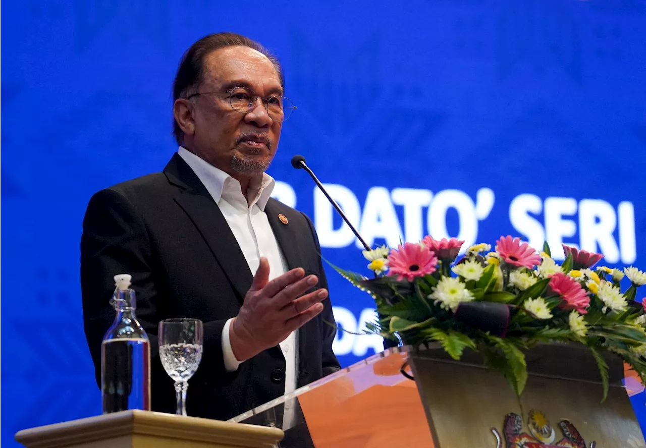 Anwar Ibrahim Urges Against Politicizing Petty Issues