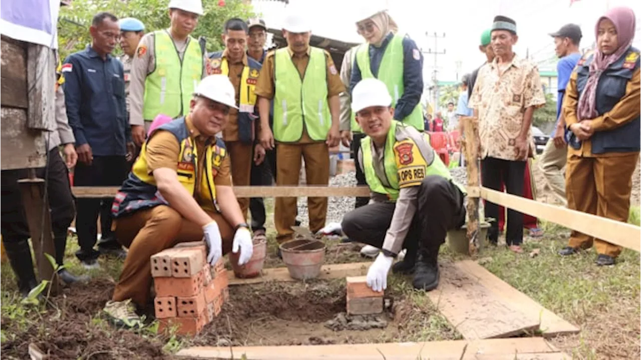 Lebaran Mang Upin Dapat Rumah Baru dari Polres dan Pemkab Banyuasin