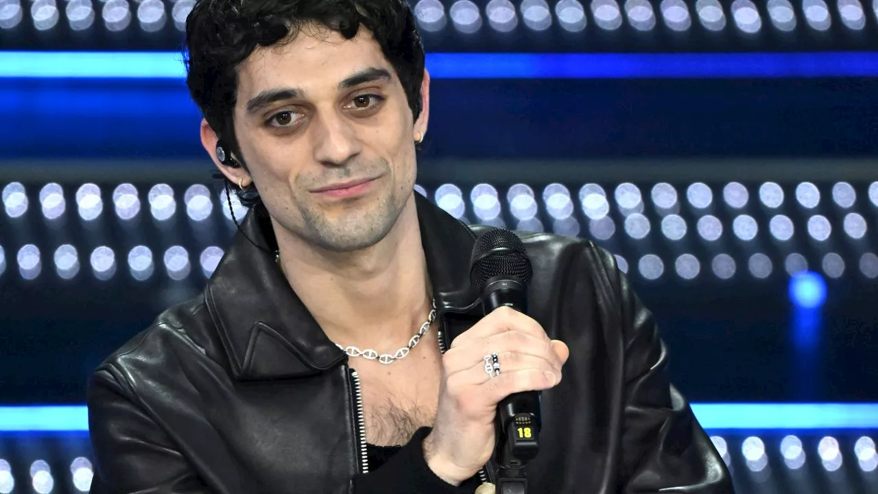 Bresh, a Sanremo 2025, veste quiet rock e i suoi gioielli sono eco alla canzone La tana del granchio