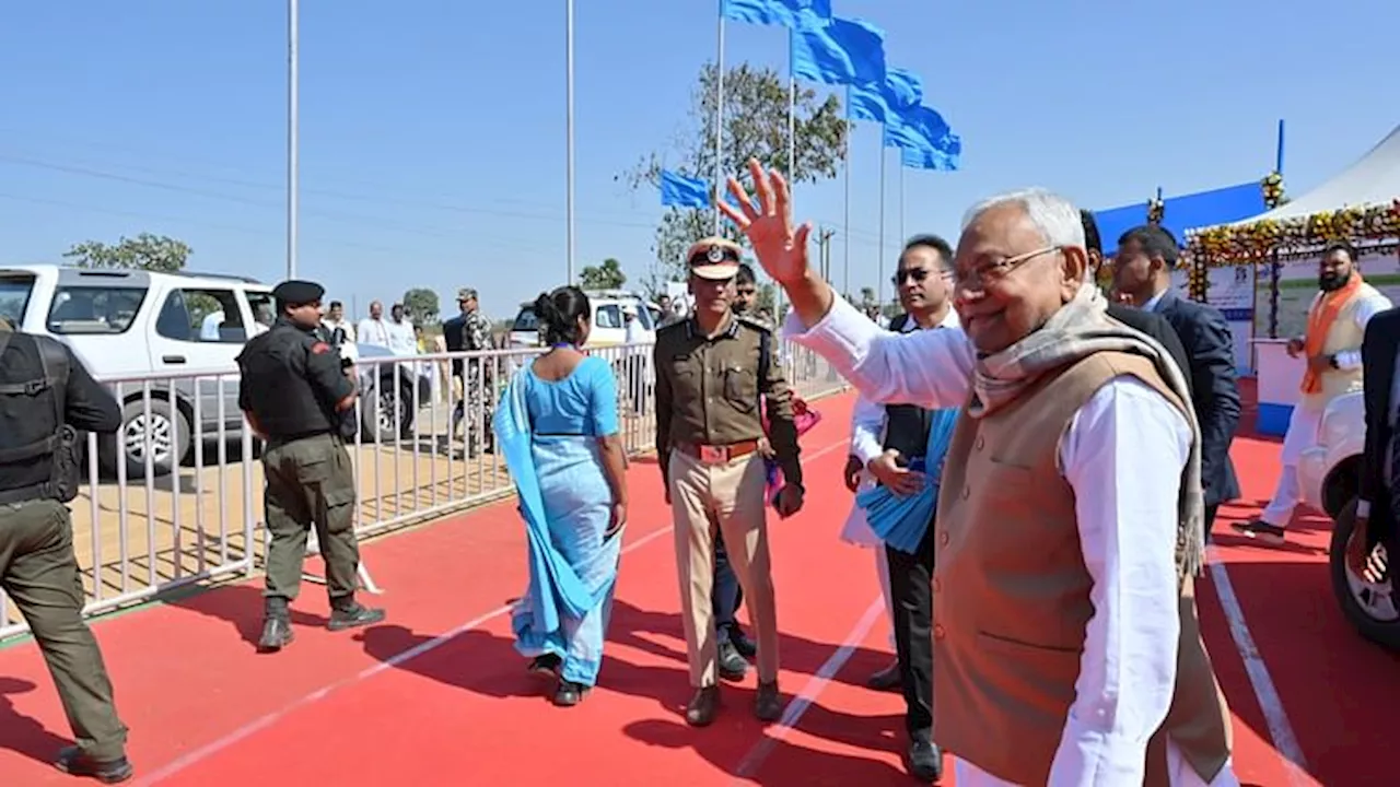 बिहार के CM नीतीश कुमार गया में प्रगति यात्रा, बतसपुर में भीड़ ने लालू यादव जिंदाबाद का नारा लगाया