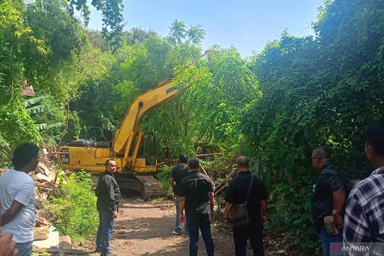 Lima Berita Metro Pilihan: Perayaan Cap Go Meh, Razia Parkir, dan Penggusuran Rumah