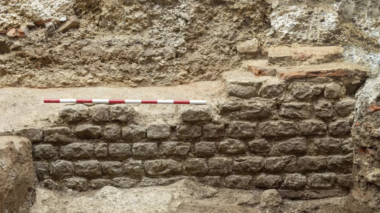 Archaeologists unearth the remains of a Roman basilica on the site of a new London skyscraper