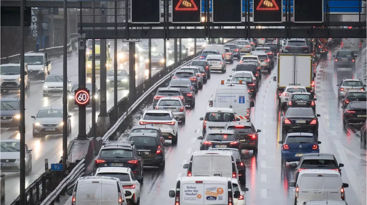 Verkehrsbehinderungen in Deutschland durch Münchner Sicherheitskonferenz und Wintersportverkehr