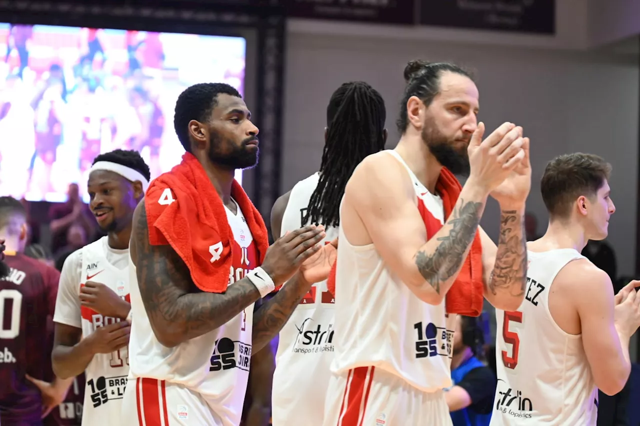 ASA à un souffle des demi-finales, la JL Bourg s'impose en quart de finale de la Coupe de France