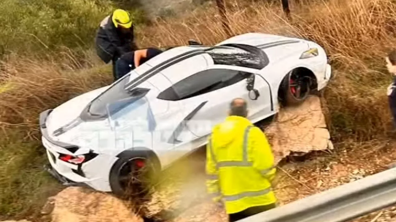 Corvette C8 Narrowly Avoids Disaster After Highway Spin-Out