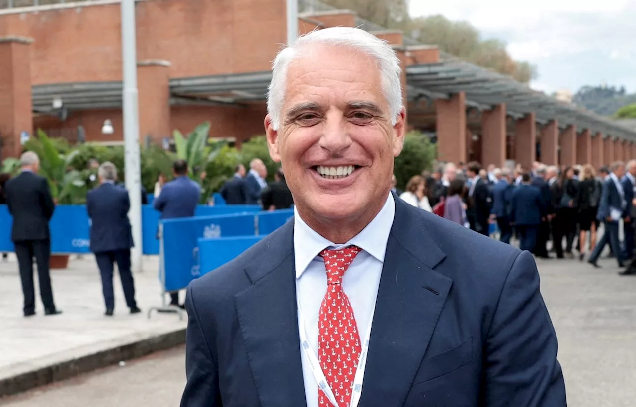 El CEO de UniCredit, Andrea Orcel, enfrenta dos opciones de fusión