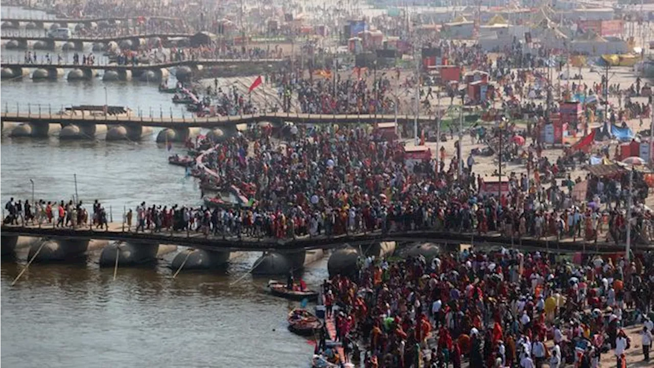 Lebih dari 10 Juta Umat Hindu Berendam di Sungai Gangga untuk Mencari Pengampunan Dosa